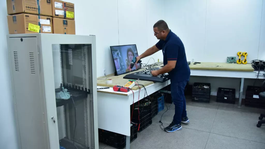 assintec_consertodetv_limpeza
